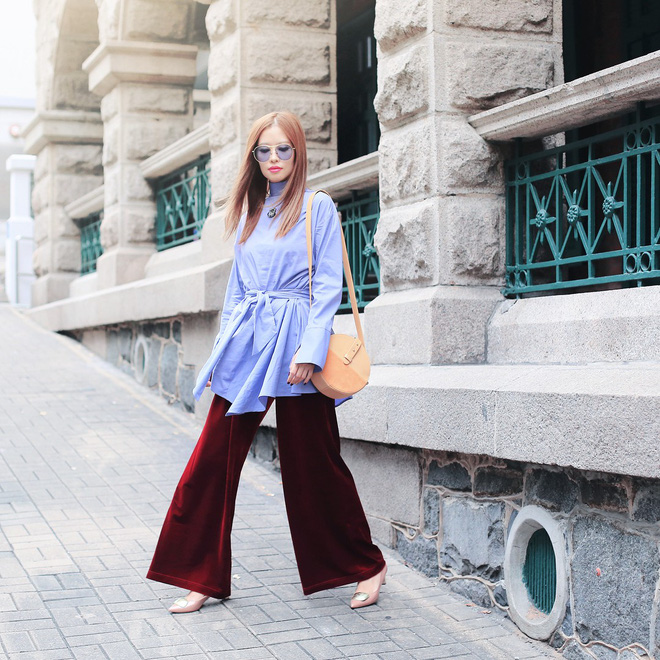 Street style của các quý cô châu Á cũng bắt đầu ngập tràn những gam màu mùa lễ hội