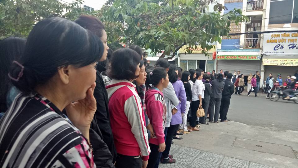Hàng nghìn học sinh tiễn biệt thầy hiệu trưởng đột ngột qua đời Hàng nghìn học sinh tiễn biệt thầy hiệu trưởng đột ngột qua đời