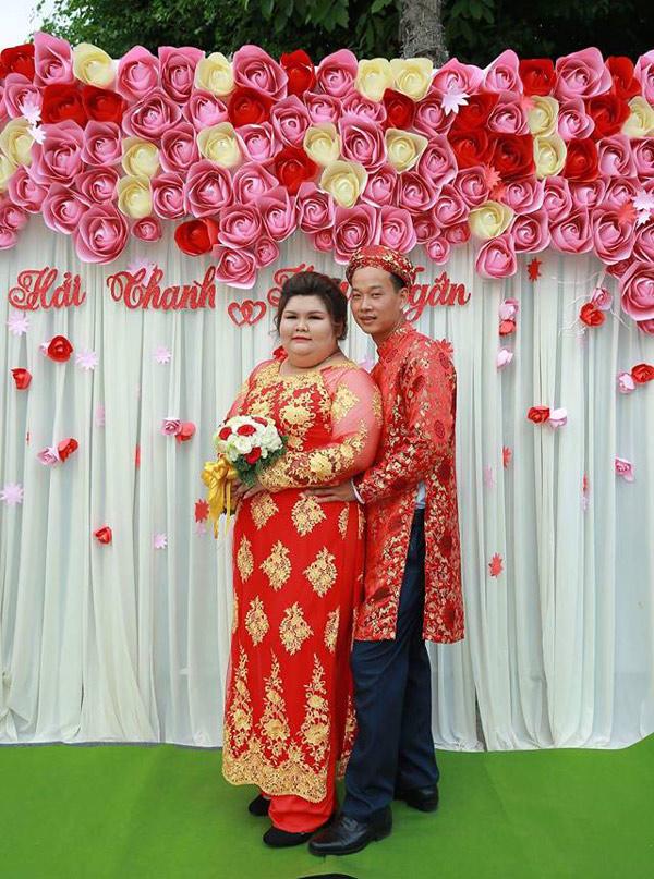 3 cô dâu hạnh phúc nhất năm dù quá khổ nhưng vẫn kiếm được chú rể soái ca