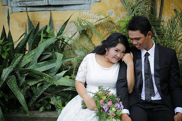 3 cô dâu hạnh phúc nhất năm dù quá khổ nhưng vẫn kiếm được chú rể soái ca