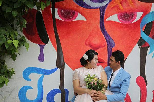 3 cô dâu hạnh phúc nhất năm dù quá khổ nhưng vẫn kiếm được chú rể soái ca