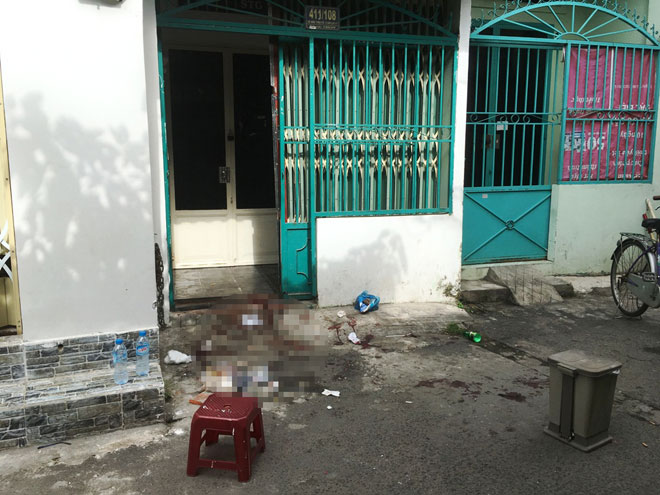 Thanh niên đâm gục hai cha con ở SG rồi hô cướp...cướp