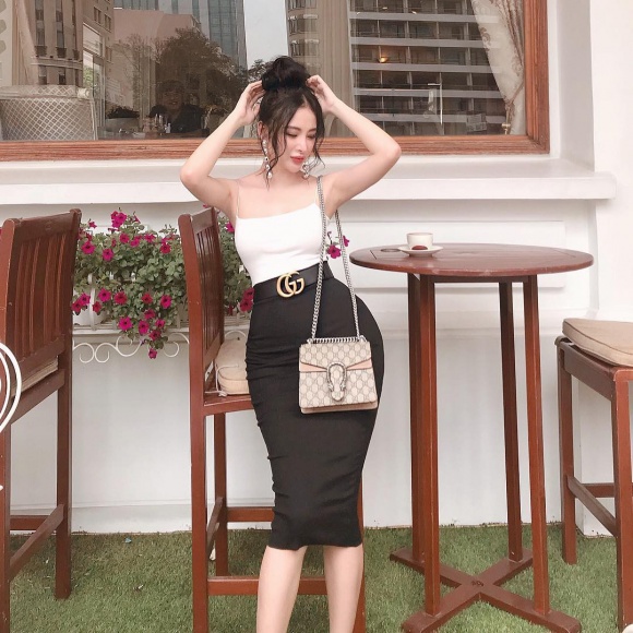Angela Phương Trinh phủ nhận bơm mông, khẳng định vòng ba hoàn toàn tự nhiên Angela Phương Trinh phủ nhận bơm mông, khẳng định vòng ba hoàn toàn tự nhiên