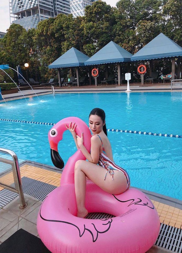 Angela Phương Trinh phủ nhận bơm mông, khẳng định vòng ba hoàn toàn tự nhiên