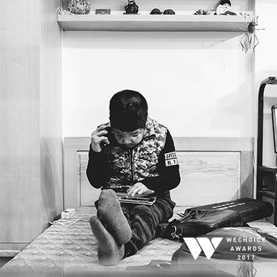 Bố Quốc Tuấn: Bôm biết chấp nhận tất cả và đồng hành với mọi cái một cách thoải mái, điều đó truyền nghị lực cho tôi Bố Quốc Tuấn: Bôm biết chấp nhận tất cả và đồng hành với mọi cái một cách thoải mái, điều đó truyền nghị lực cho tôi