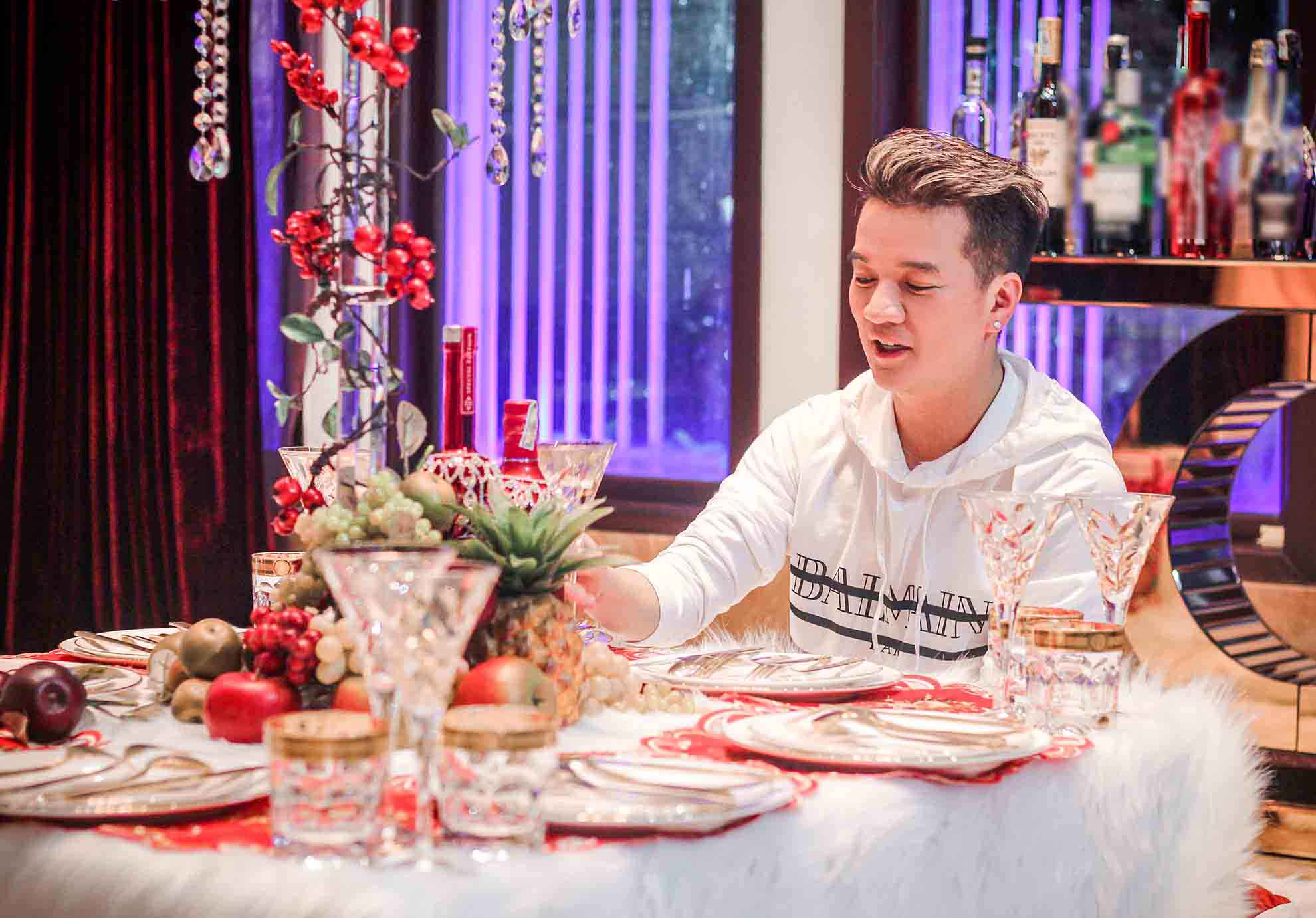 Đàm Vĩnh Hưng lần đầu thừa nhận có người yêu mới ở nước ngoài