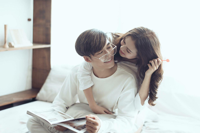 Hương Giang khoe người tình điển trai sau thời gian làm mẹ đơn thân