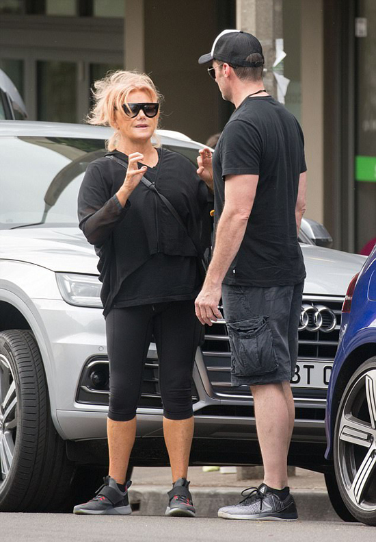 Ngày càng thành công nhưng Hugh Jackman vẫn là ông chồng giản dị, hết mực yêu vợ