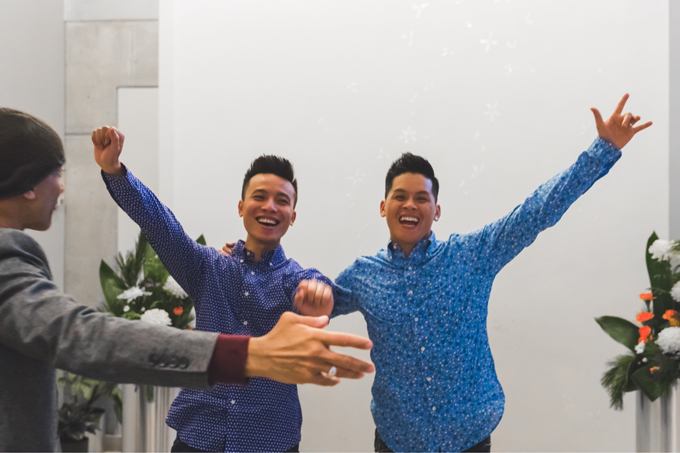 John Huy Trần đính hôn với bạn trai ở Canada