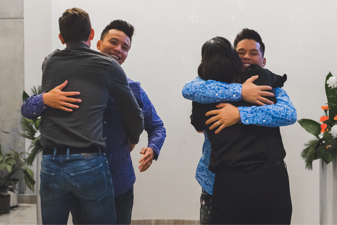 John Huy Trần đính hôn với bạn trai ở Canada