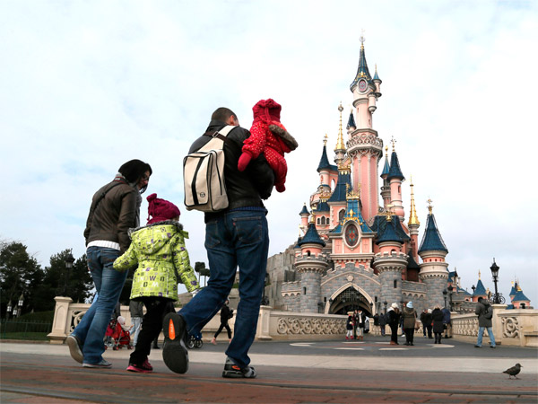 6 lệnh cấm kỳ lạ có thể khiến bạn bị đuổi ra khỏi công viên Disney 6 lệnh cấm kỳ lạ có thể khiến bạn bị đuổi ra khỏi công viên Disney