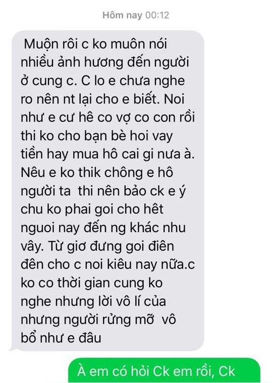 Ghen vì bắt quả tang chồng bỏ tiền mua đệm cho người yêu cũ, cô vợ trẻ còn bị mắng ngược là đồ rửng mỡ