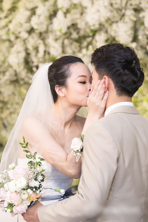 Thành viên nhóm nhạc OPlus làm đám cưới với bà xã giảng viên