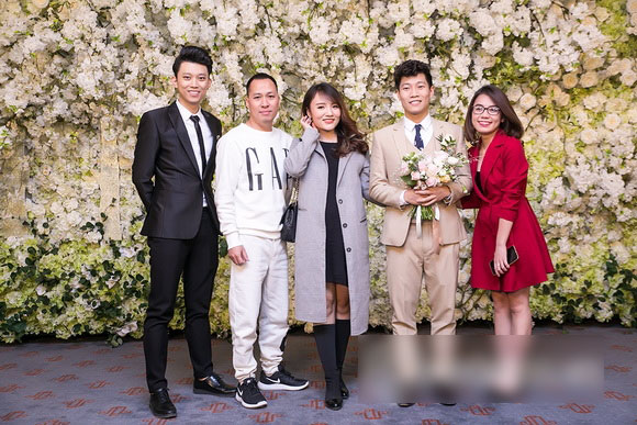 Thành viên nhóm nhạc OPlus làm đám cưới với bà xã giảng viên Thành viên nhóm nhạc OPlus làm đám cưới với bà xã giảng viên