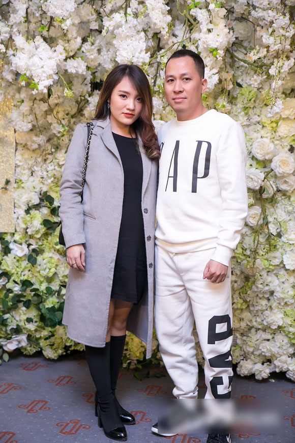 Thành viên nhóm nhạc OPlus làm đám cưới với bà xã giảng viên