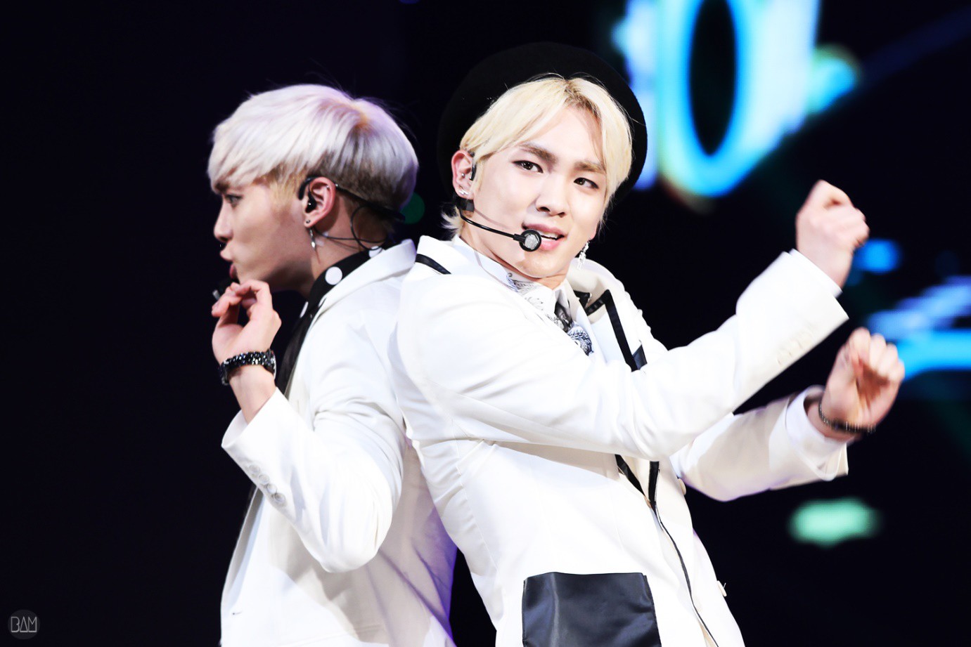 Nghẹn ngào bức thư tay Key gửi Jonghyun: Em sẽ chăm sóc mẹ, chị của anh như gia đình mình Nghẹn ngào bức thư tay Key gửi Jonghyun: Em sẽ chăm sóc mẹ, chị của anh như gia đình mình