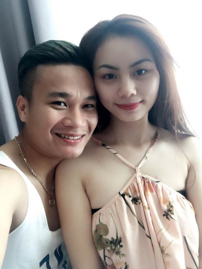 Hôn thê xinh đẹp, gợi cảm khiến loạt cầu thủ xứ Nghệ run chân sút