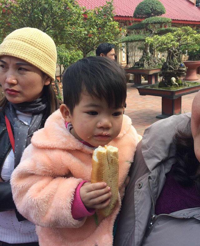 Bỏ rơi con tại chùa, người mẹ viết thư mong thầy đừng cho cháu đi nơi khác