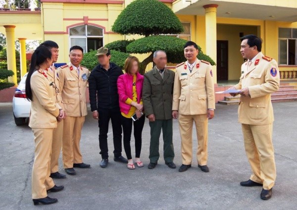 Hiểu nhầm tình cảm với người yêu, cô gái định nhảy cầu tự tử nhưng may mắn được giải cứu kịp thời