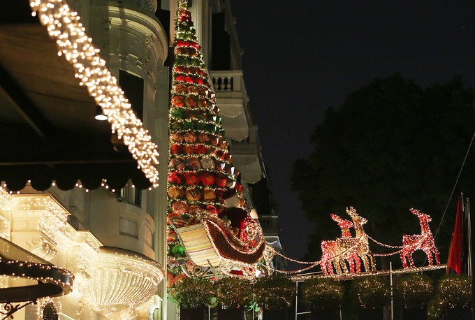 Không khí Noel tràn ngập trên đường phố Hà Nội