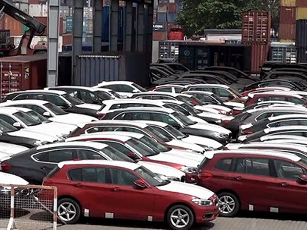 Ôtô con nhập khẩu vào Việt Nam giá trung bình hơn 400 triệu