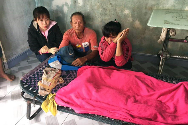 Ba trẻ em chết đuối dưới ao nước sau nhà