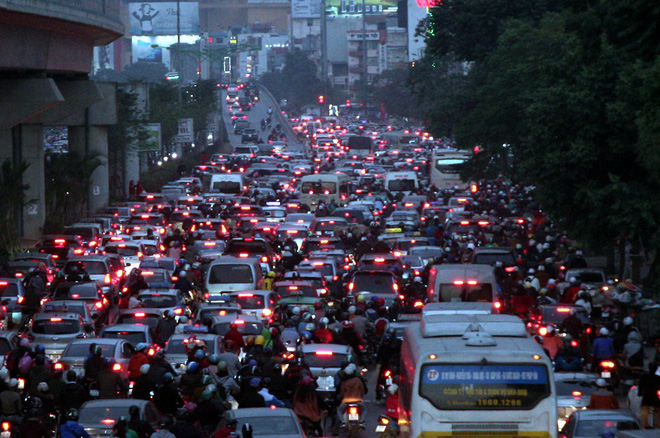 Hà Nội: Tắc đường nghiêm trọng do người dân đi chơi Giáng sinh tăng đột biến