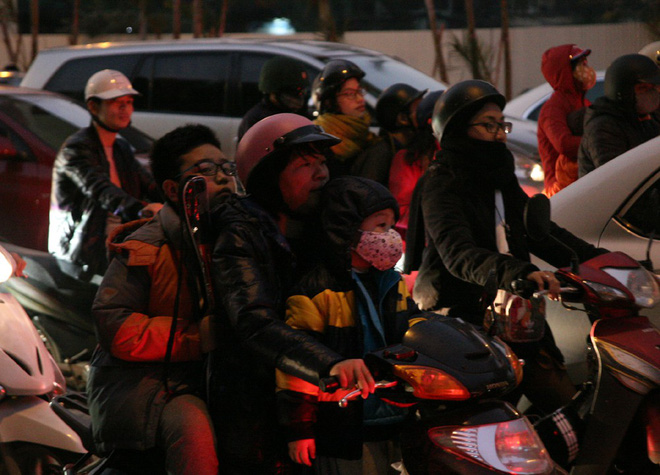 Hà Nội: Tắc đường nghiêm trọng do người dân đi chơi Giáng sinh tăng đột biến