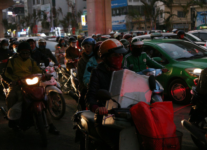 Hà Nội: Tắc đường nghiêm trọng do người dân đi chơi Giáng sinh tăng đột biến