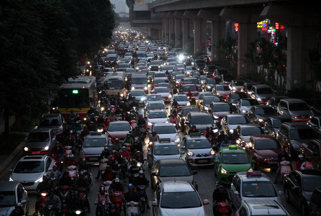 Hà Nội: Tắc đường nghiêm trọng do người dân đi chơi Giáng sinh tăng đột biến