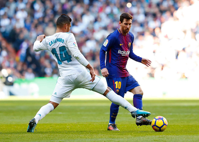 Cầu thủ Barca nhiều lúc đi bộ cũng thắng được Real