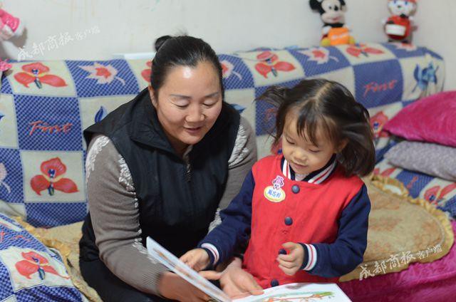 Nghe cháu gái 4 tuổi gọi bà ngoại là mẹ, ai cũng cười ngược đời, nhưng câu chuyện phía sau sẽ khiến ta rơi lệ