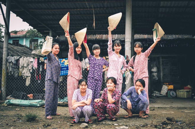 Trào lưu chụp ảnh kỷ yếu theo phong cách bao cấp làm mưa làm gió trong giới trẻ năm 2017