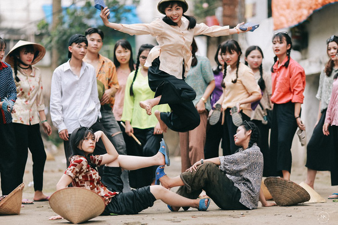 Trào lưu chụp ảnh kỷ yếu theo phong cách bao cấp làm mưa làm gió trong giới trẻ năm 2017