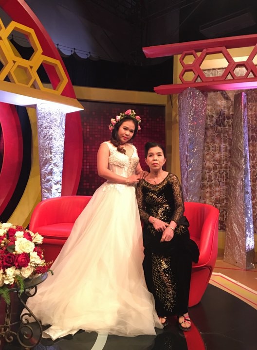 Nàng dâu nổi tiếng MXH vì tự nguyện đưa tiền mừng cho mẹ chồng sau cưới tiết lộ chuyện xúc động phía sau