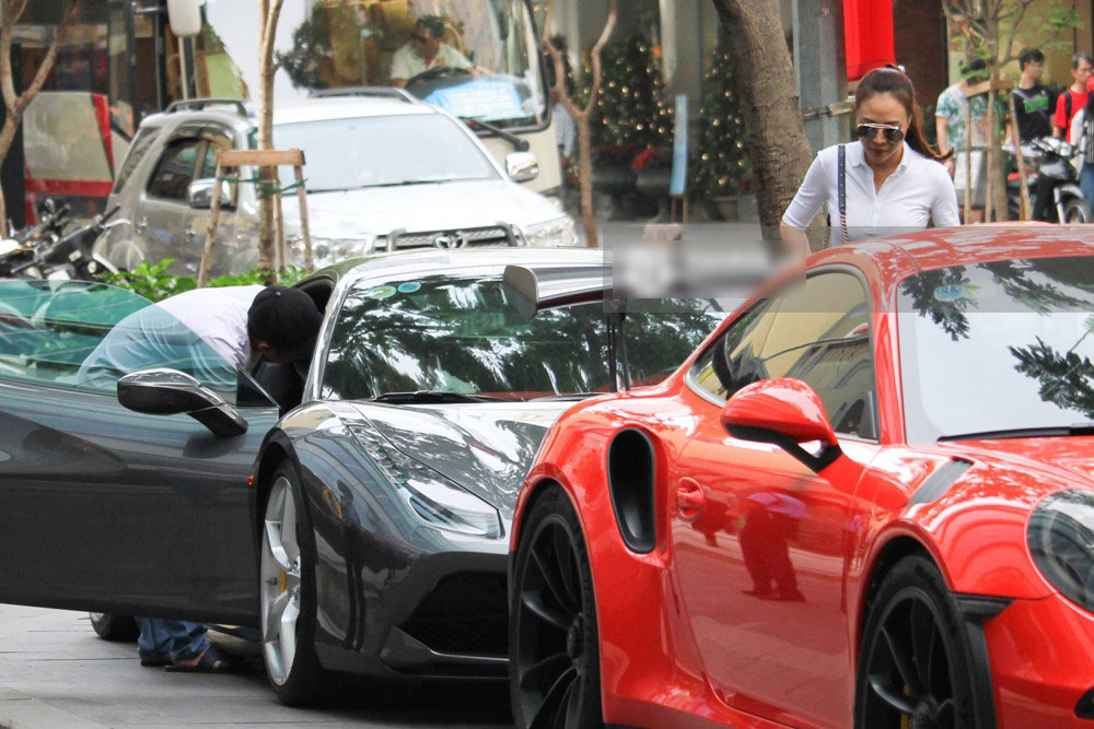 Cường Đô la - Đàm Thu Trang và Subeo đi chơi cuối tuần, nổi bật với siêu xe trên phố