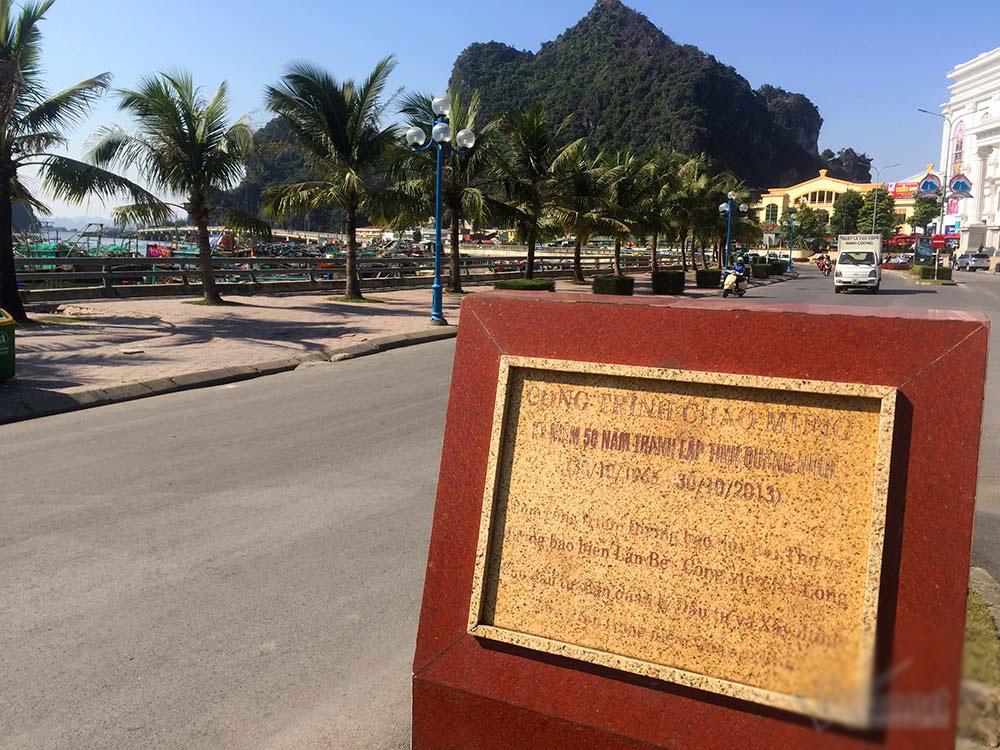 Vỉa hè đường đẹp nhất Hạ Long sụt lún nham nhở