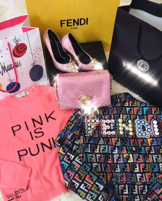 3 tiểu thư Hội con nhà giàu Việt: Người đón Noel ở biệt thự dát vàng, người sắm cả núi đồ hiệu