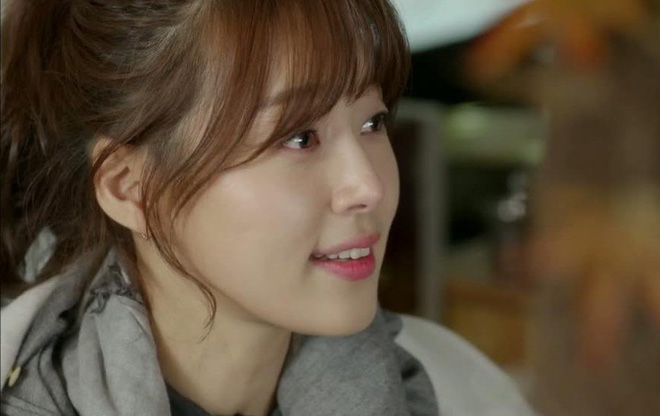 Chồng và em chồng bắt tay tặng vợ một món quà Giáng sinh đắng nghét