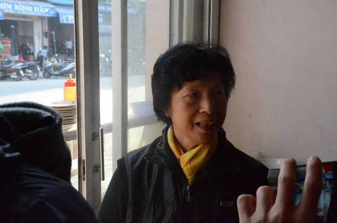 Sau tiếng động cực mạnh, thi thể phụ nữ và trẻ em văng xa gần 40 mét, nằm la liệt giữa đường