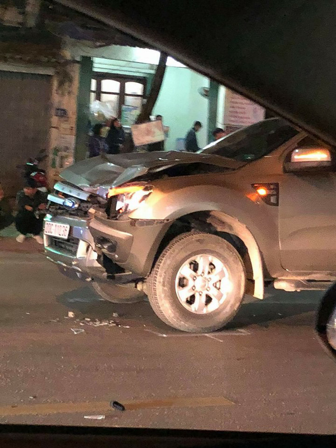 Sau tiếng động cực mạnh, thi thể phụ nữ và trẻ em văng xa gần 40 mét, nằm la liệt giữa đường