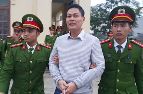 Kẻ mua bán hơn 160 bánh heroin được giảm án