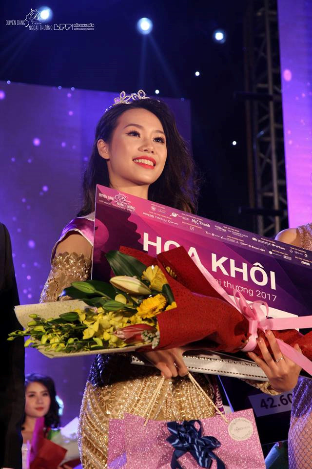Tân hoa khôi ĐH Ngoại thương: Mình không có ý định tham gia showbiz