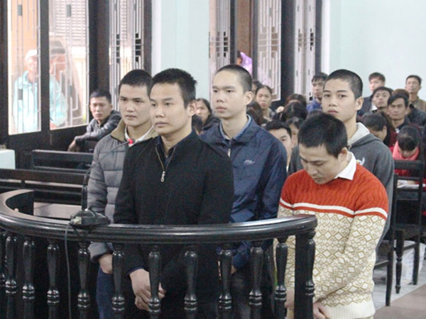 Nhóm thanh niên dùng dao đoạt mạng đối thủ trong đêm