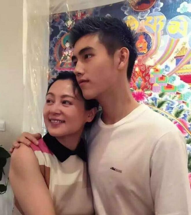 Không ngờ đạo diễn tài danh Trần Khải Ca lại có cậu quý tử 17 tuổi đẹp như nam thần