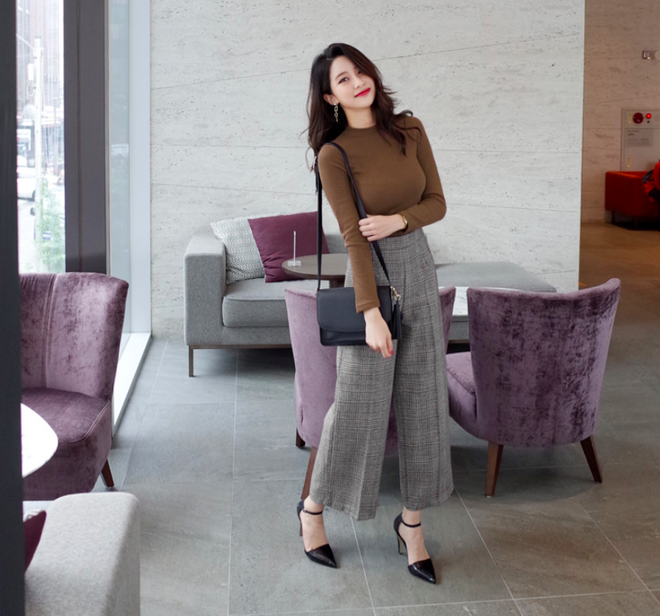 Đâu chỉ mỗi áo khoác, váy và quần kẻ cũng đang hot chẳng kém chút nào Đâu chỉ mỗi áo khoác, váy và quần kẻ cũng đang hot chẳng kém chút nào