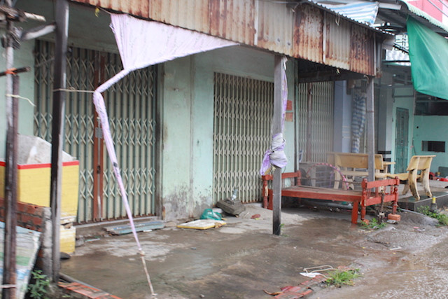 Cảnh hoang vắng khi người dân sơ tán tránh bão