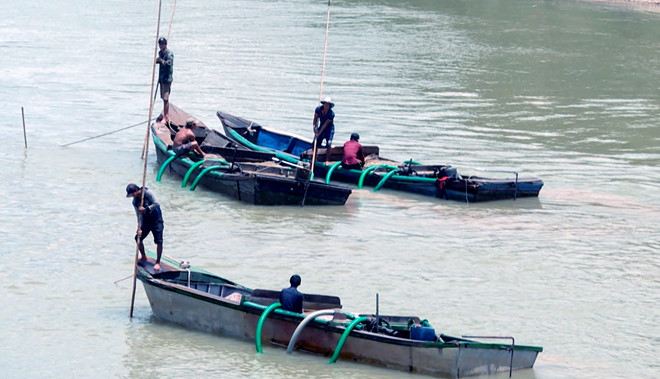 Khởi tố, bắt giam giám đốc công ty khai thác cát trái phép