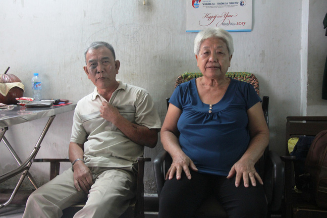 Thực hư việc mẹ của bé gái 7 tuổi phải nghỉ học ở nhà trông em ôm tiền trốn đi, bỏ mặc con gái?