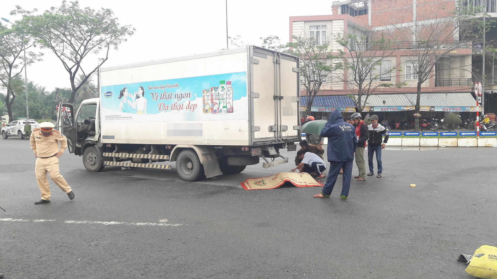 Đà Nẵng: Đi bộ qua đường, cụ ông 81 tuổi bị xe tải tông chết tại chỗ